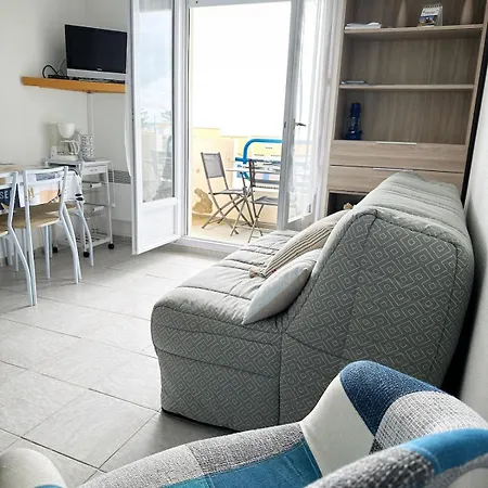 Cozy Nest Sea View Apartman *